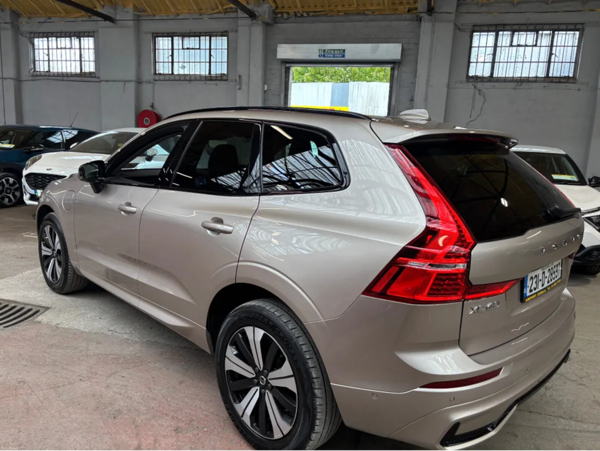 Volvo XC60 T6 PHEV PLUS DARK AWD 5DR AUTO - Image 3
