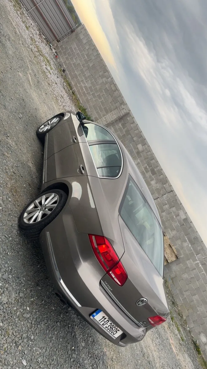 2011 Passat - Image 3