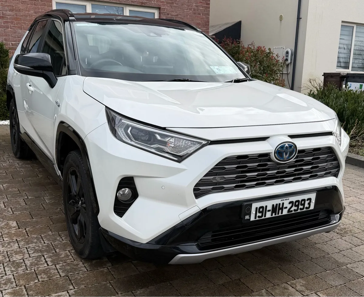 Toyota RAV4 Sport Hybrid Auto FSH - Image 4