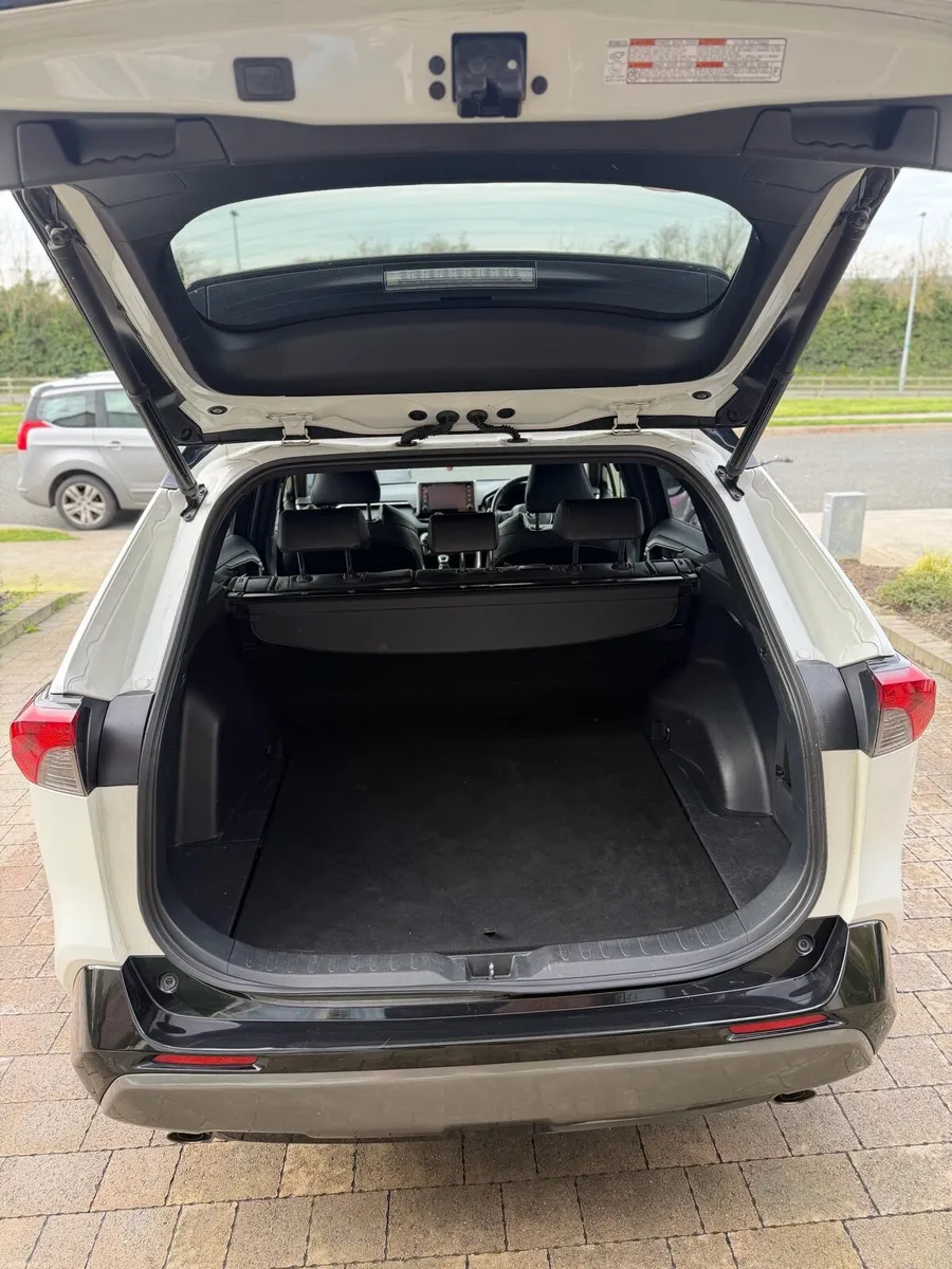 🔥🔥Toyota RAV4 Sport Hybrid Auto FSH🔥🔥 - Image 6