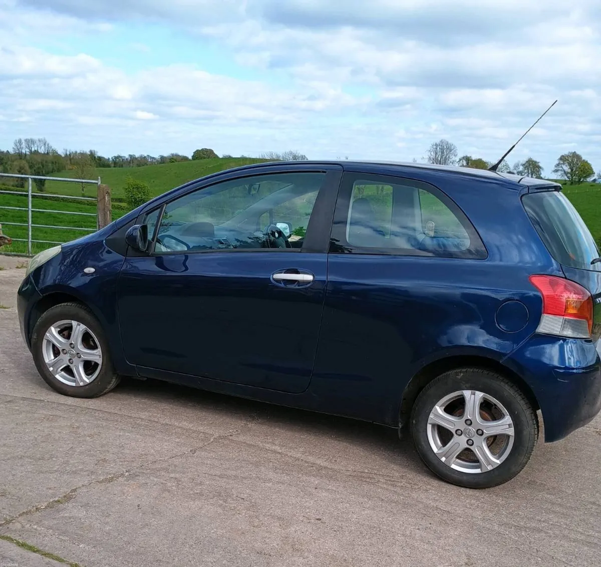 2010 Toyota Yaris 1.0L petrol - Image 1