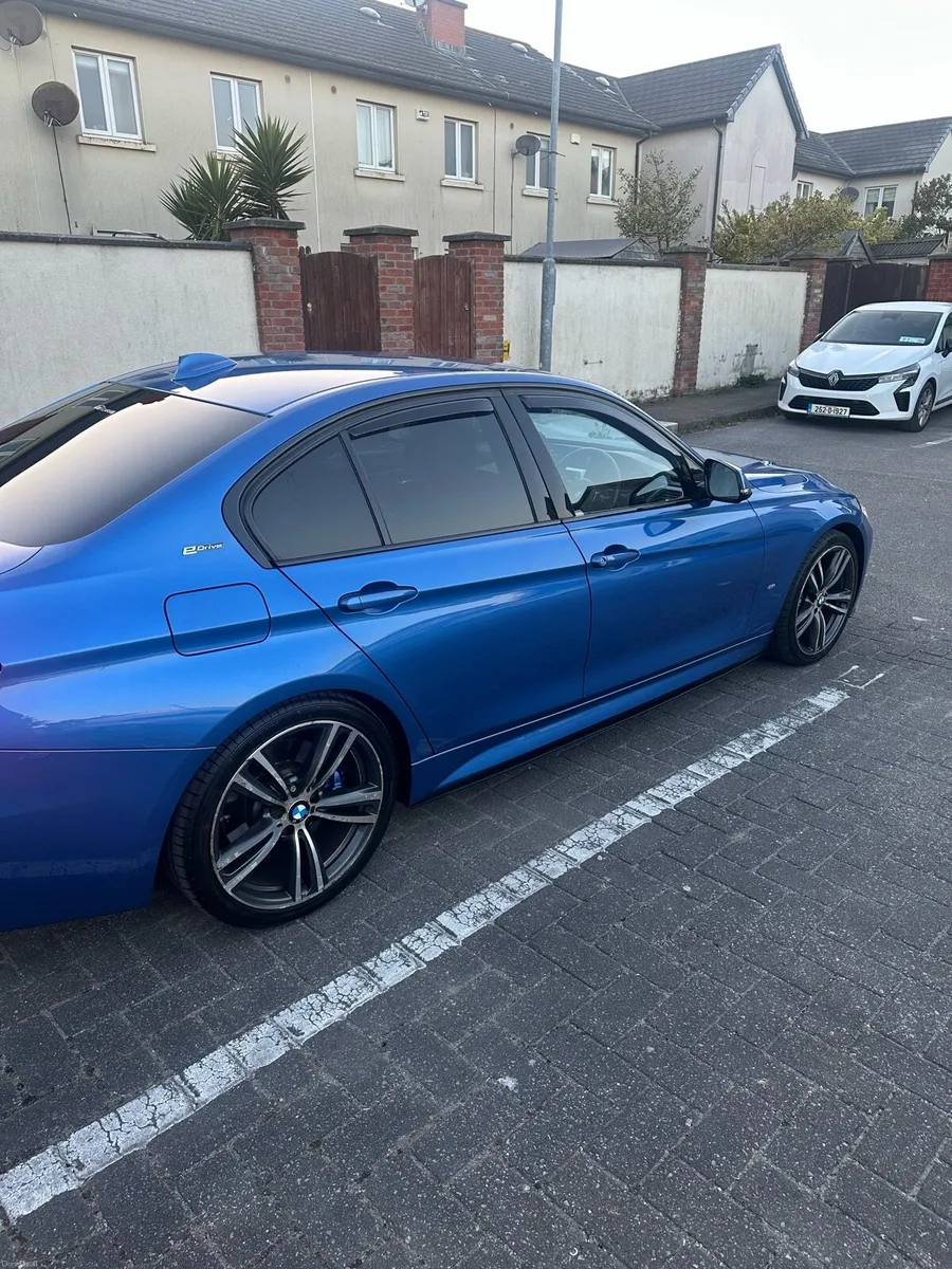 BMW 2017 330e - Image 4
