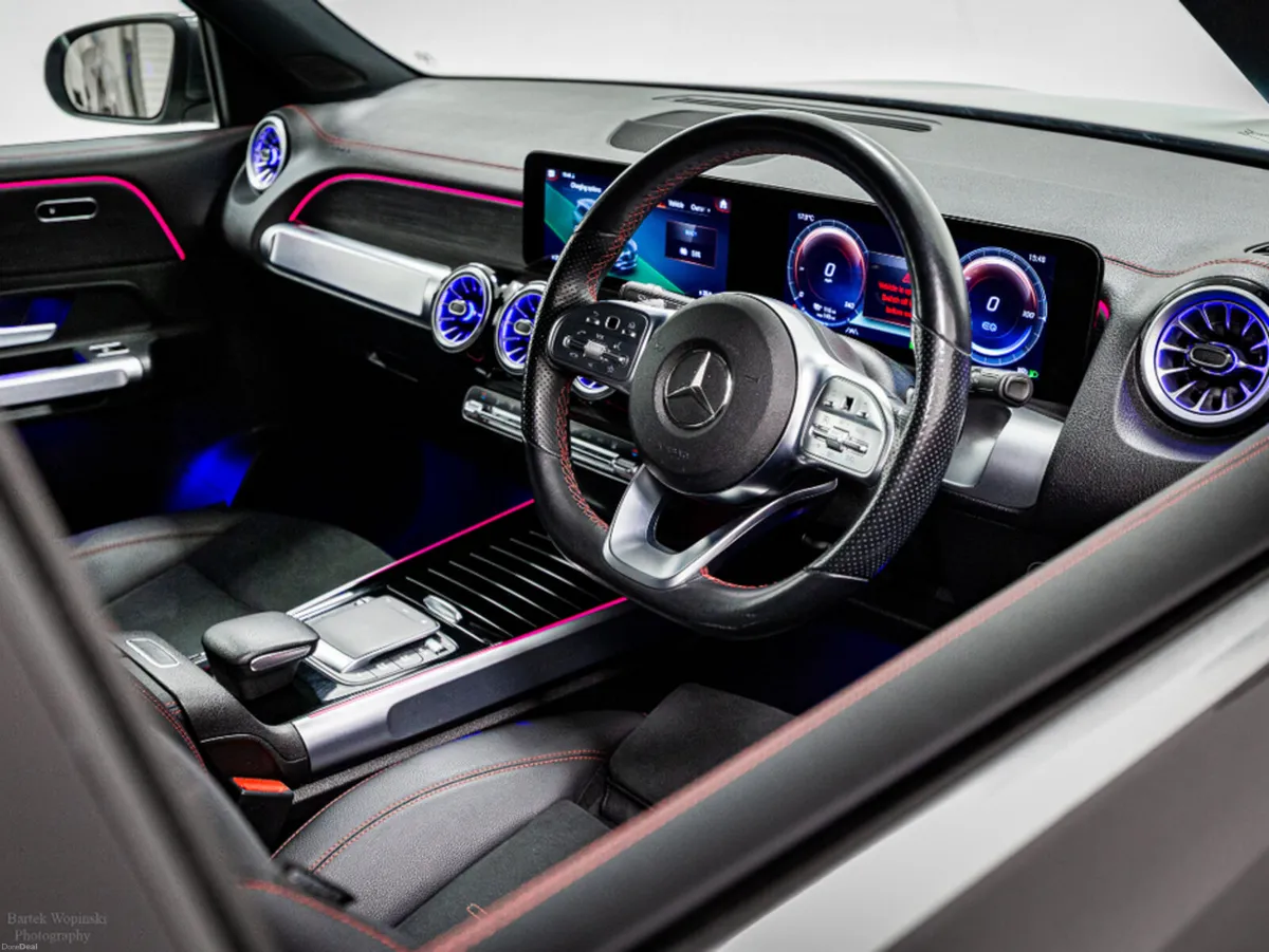 Mercedes-Benz EQB EQB 300 4MATIC AMG LINE PREMIUM - Image 2