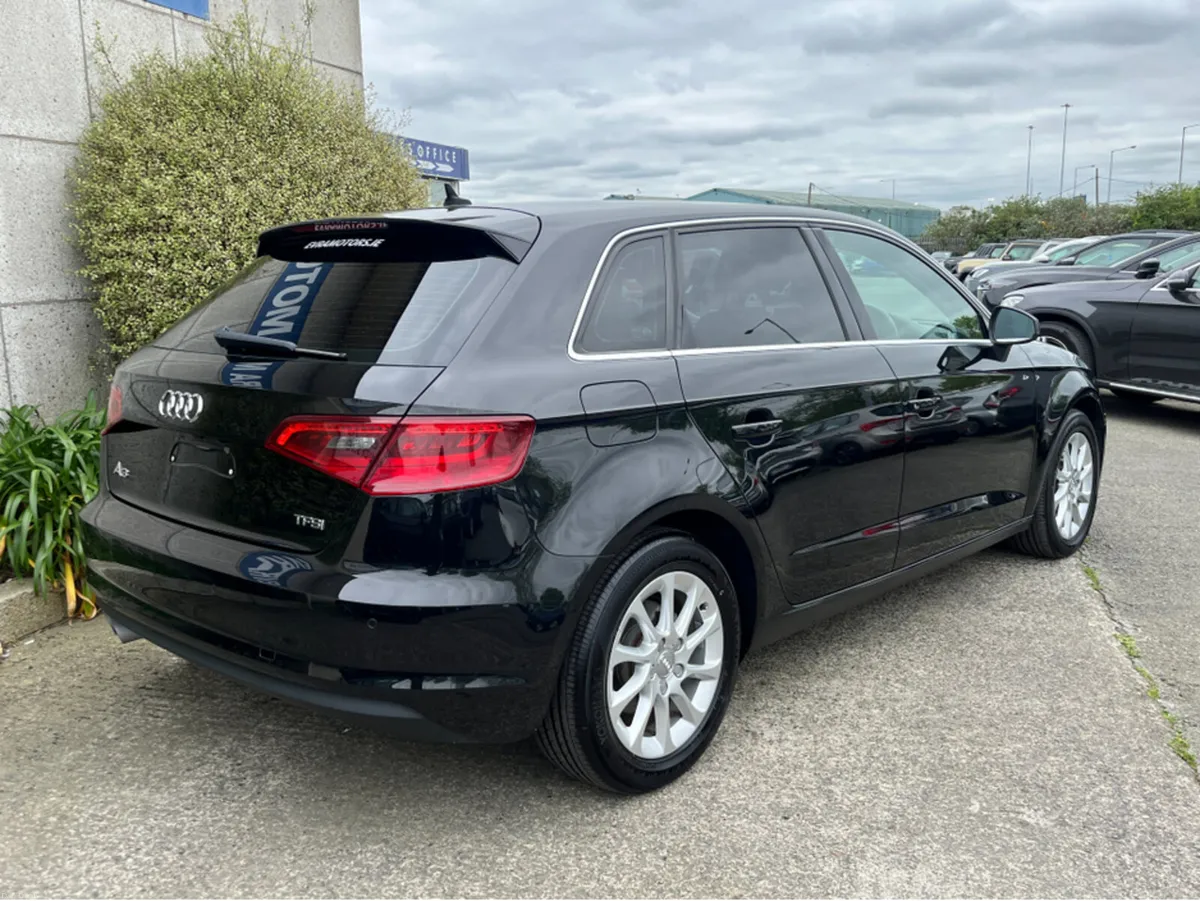 Audi A3 SPORT HATCHBACK AUTOMATIC 1.4 PETROL //LOW - Image 4