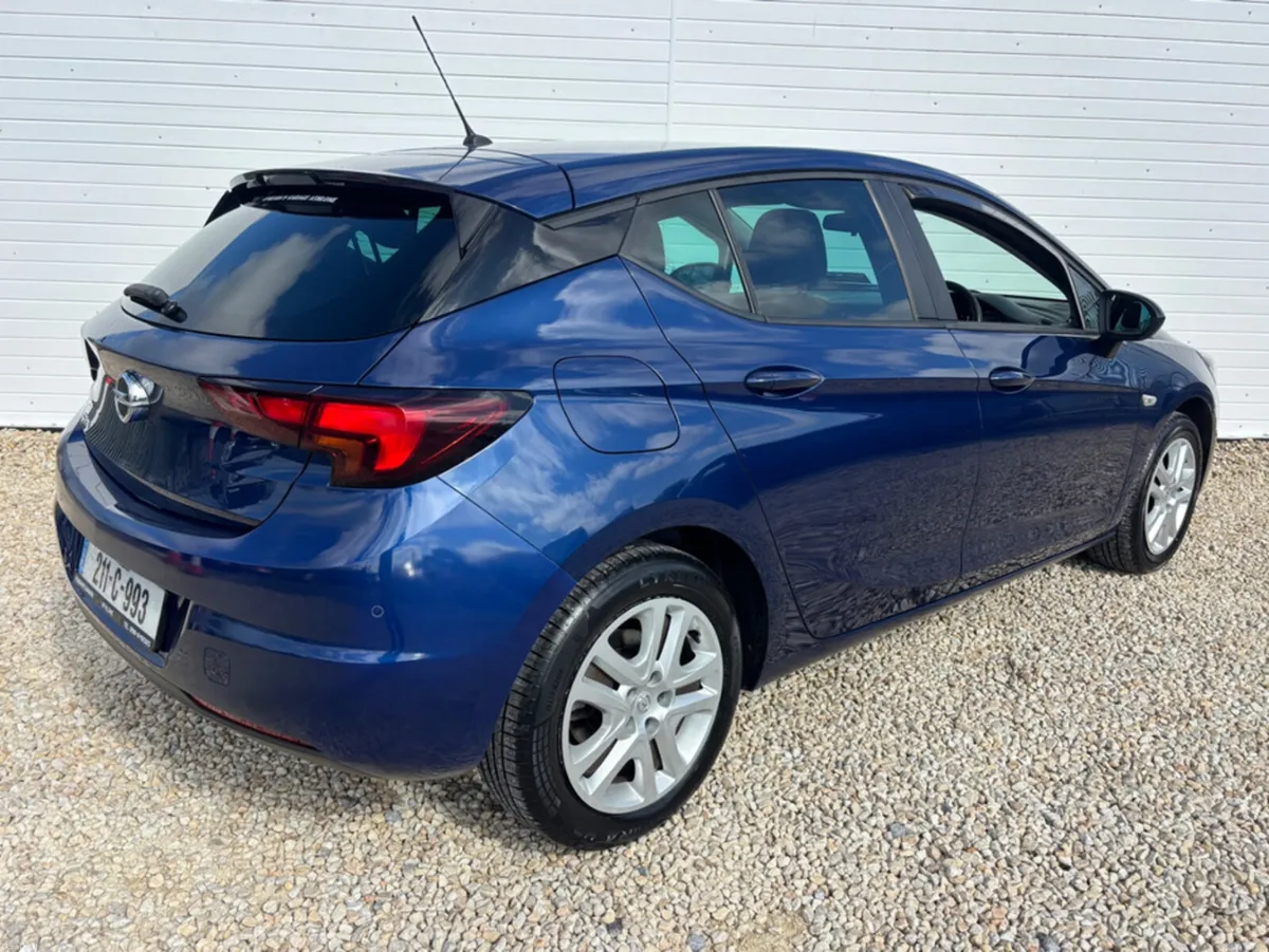 Opel Astra 16 HATCH SC 1.2I TURBO 11 110PS 5 - Image 4