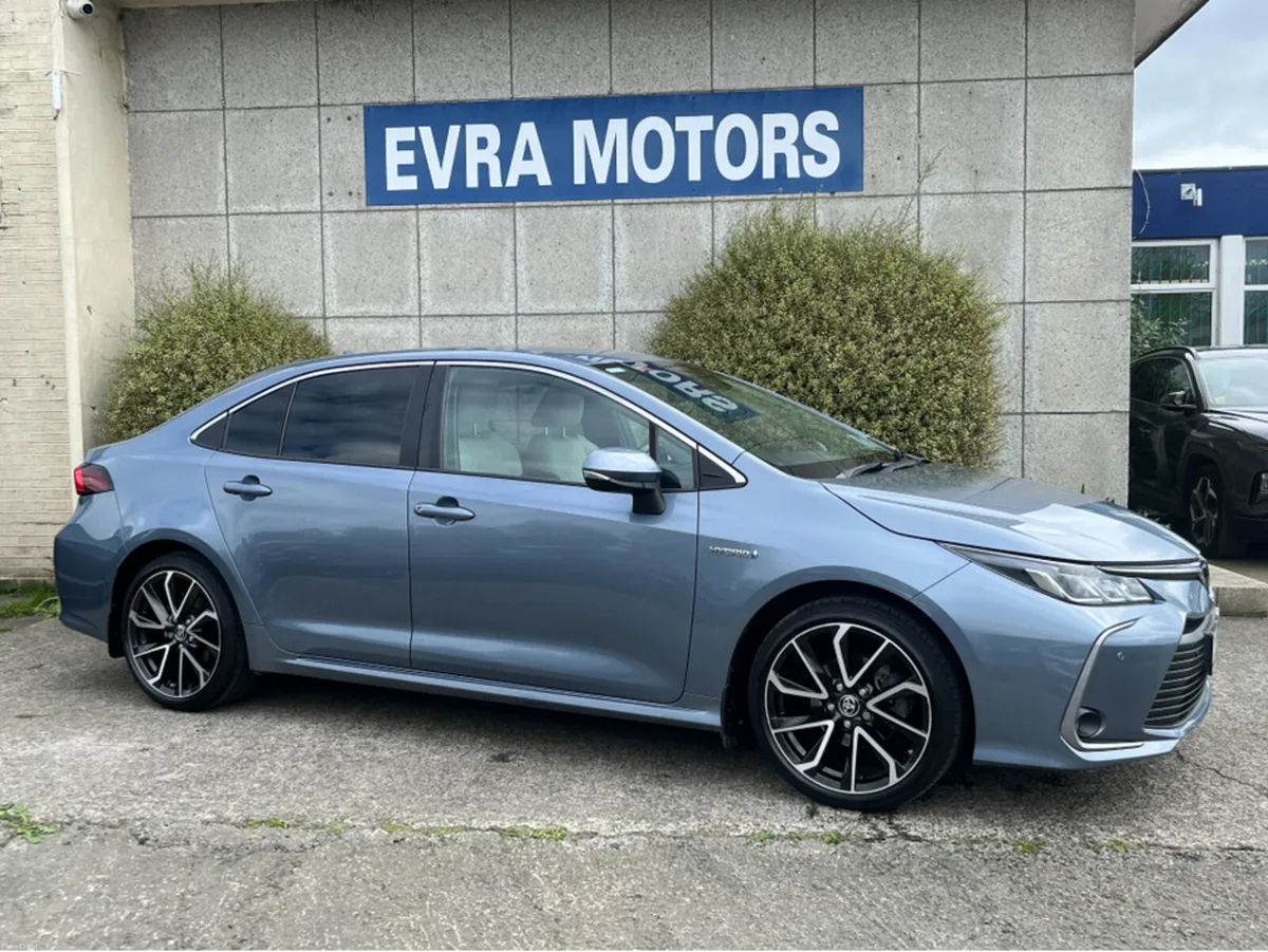 Toyota Corolla SALOON SOL AUTOMATIC HYBRID 1.8 PET - Image 3