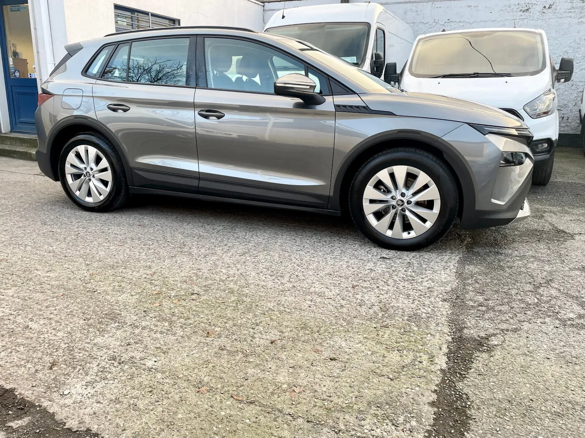 Skoda Elroq SE 50 Fully Electric Auto 55KWH,2025 - Image 2