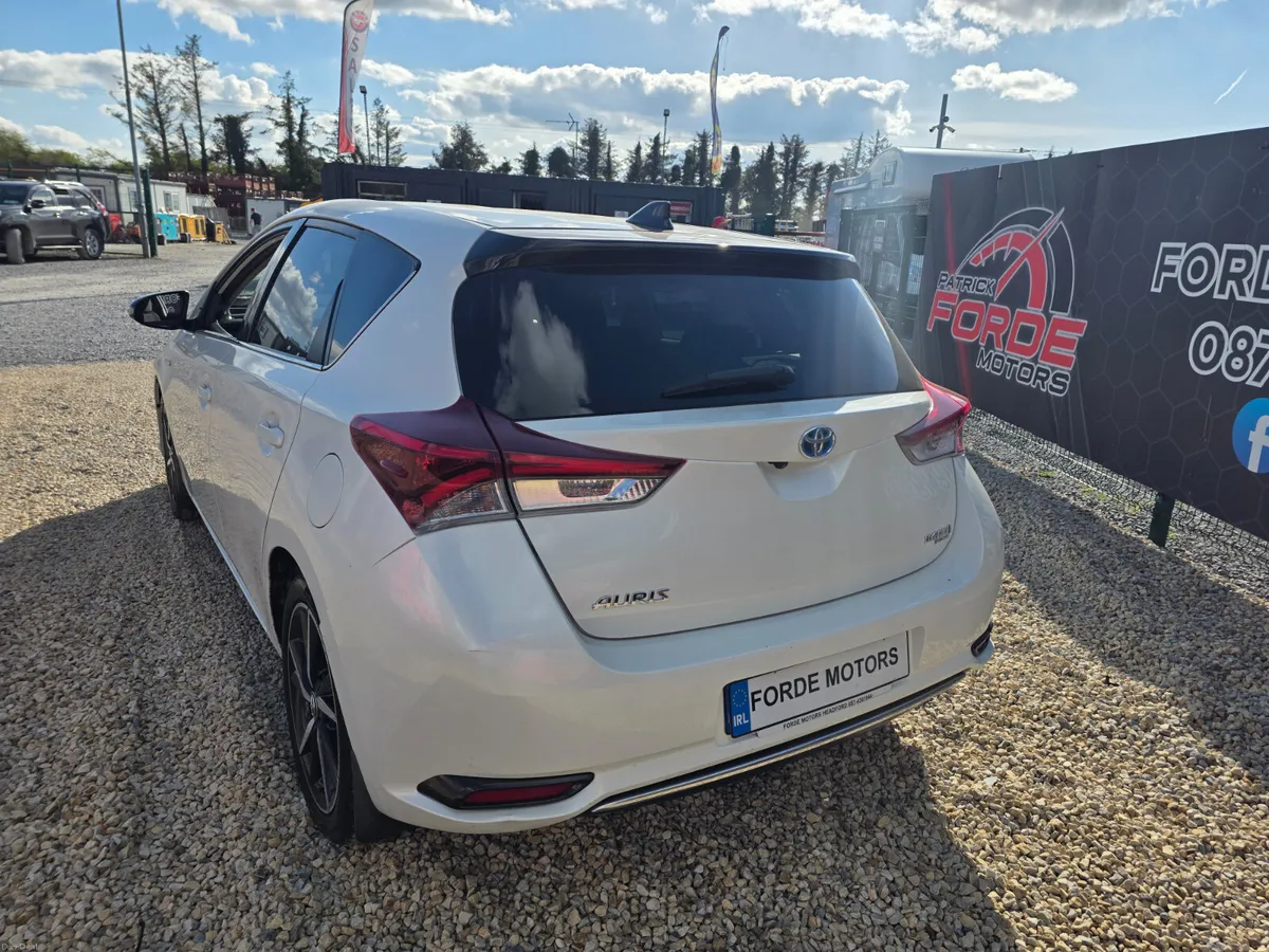 Toyota Auris 2017 - Image 3