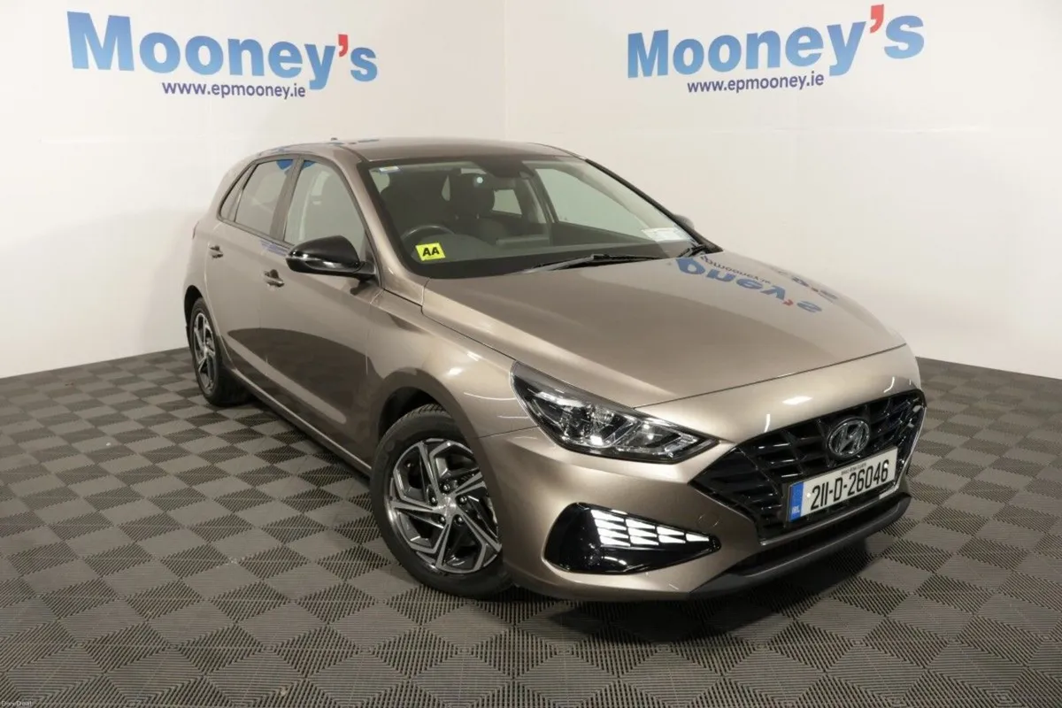 Hyundai i30 DELUXE 1.0L PETROL HATCHBACK - Image 1