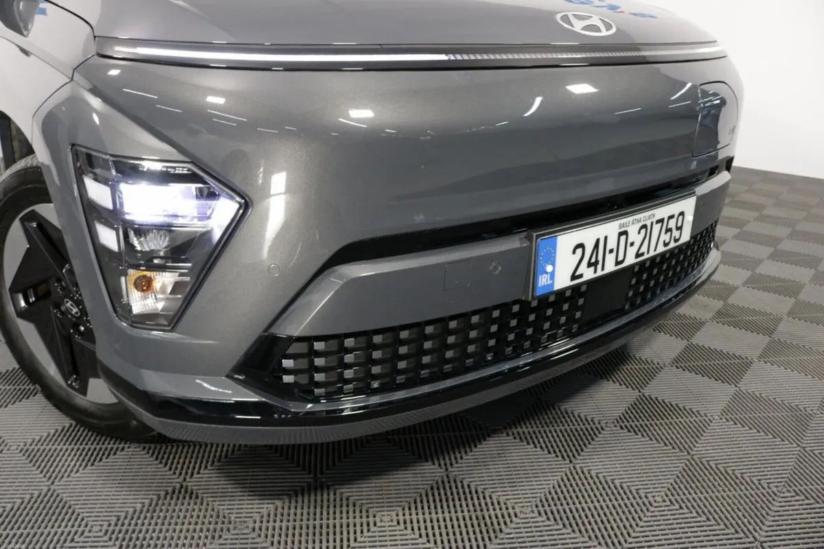 Hyundai KONA ELECTRIC ELEGANCE 48kWh LOW MILEAGE E - Image 3