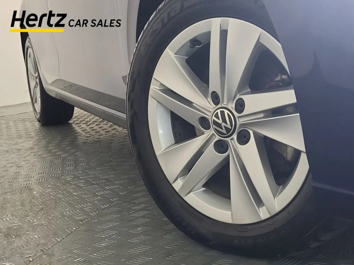Volkswagen Golf LIFE 2.0 TDI 115HP Diesel Manual - Image 6