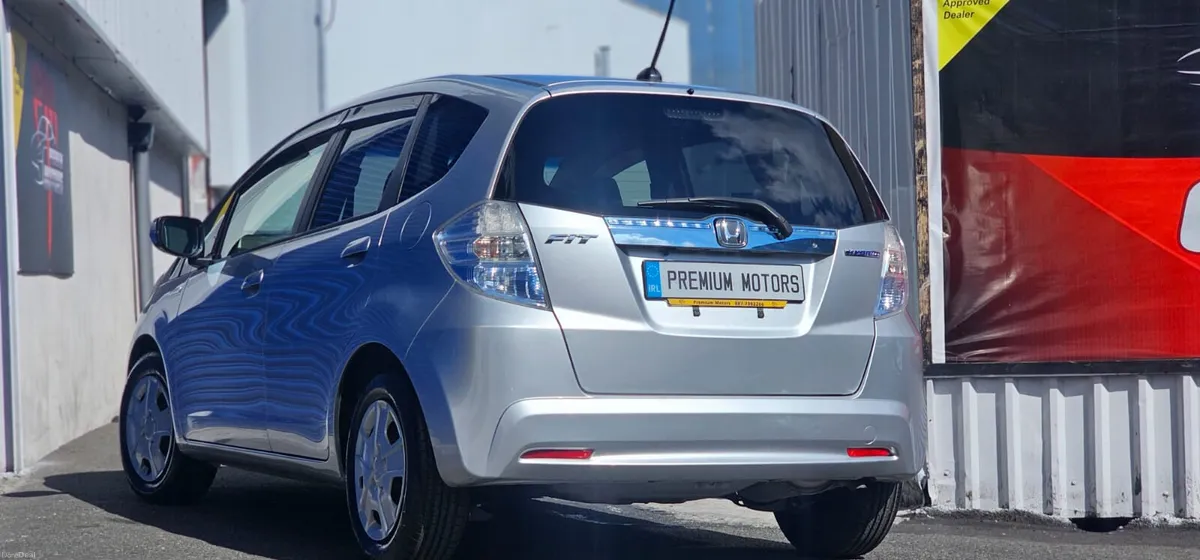 Honda fit Hybrid Low Mileage - Image 3