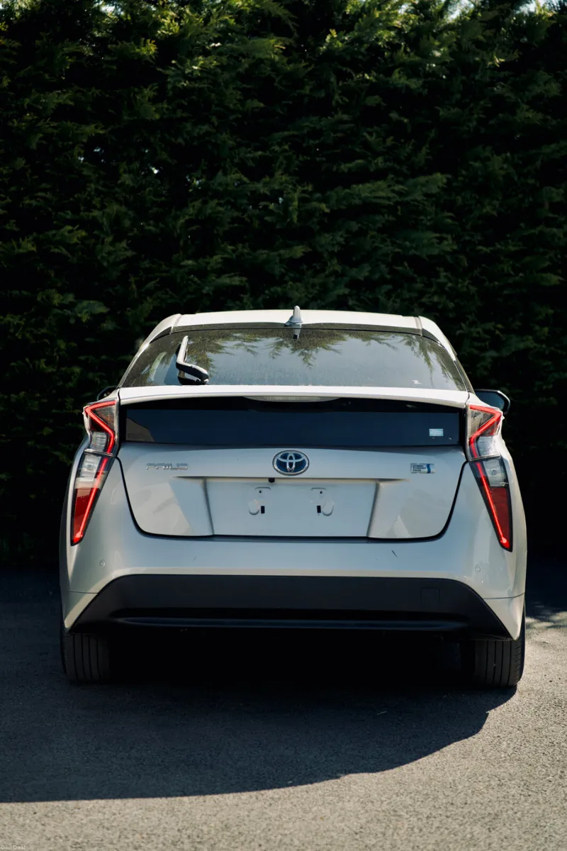 Toyota Prius Hybrid 2018 - Image 4