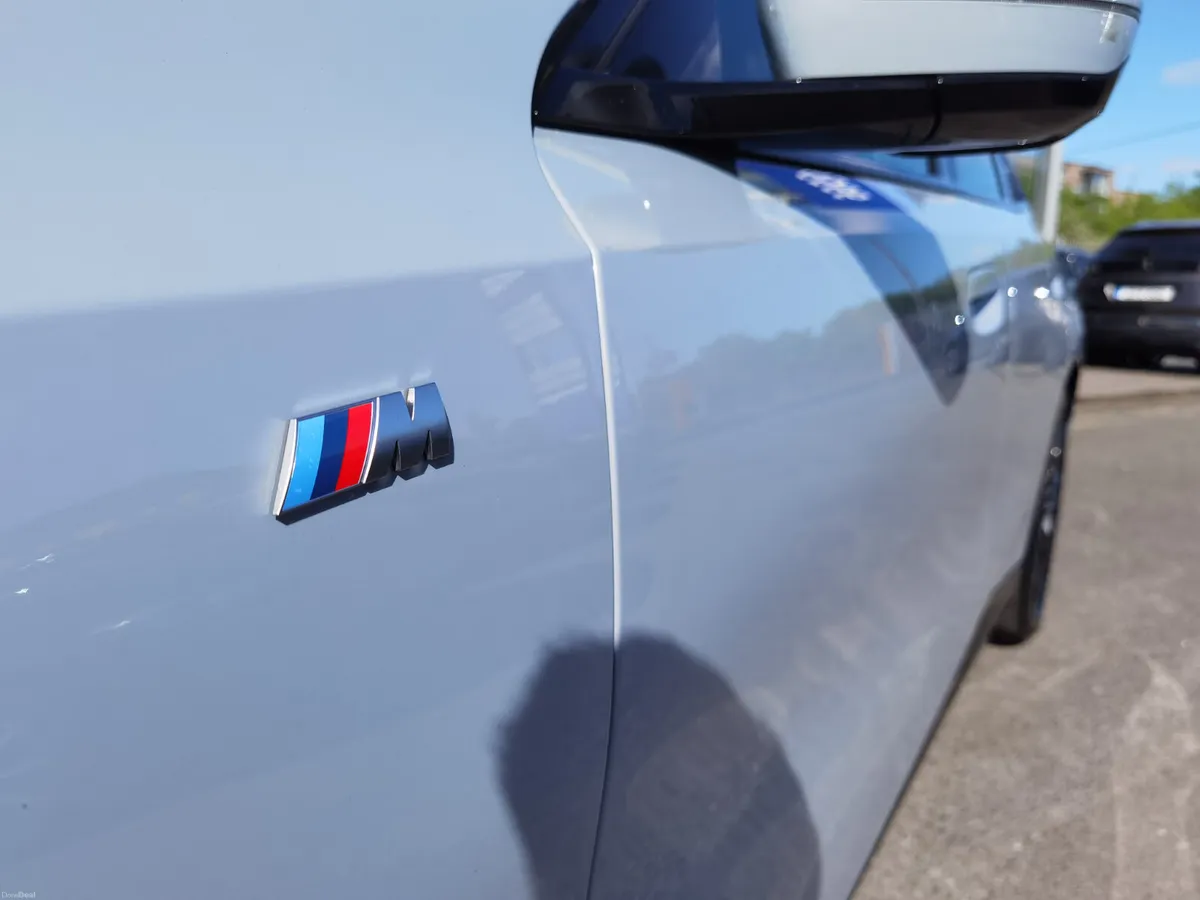 BMW I5 84KWH EDRIVE40 M SPORT **HARMON/KARDON** - Image 3