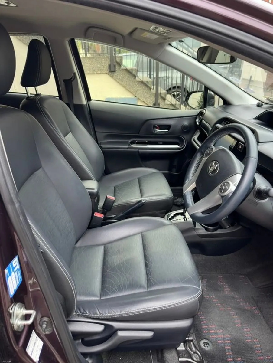 2015 Toyota Aqua - Image 3