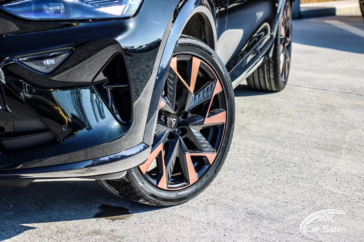 2025 CUPRA FORMENTOR AUTO - Image 4