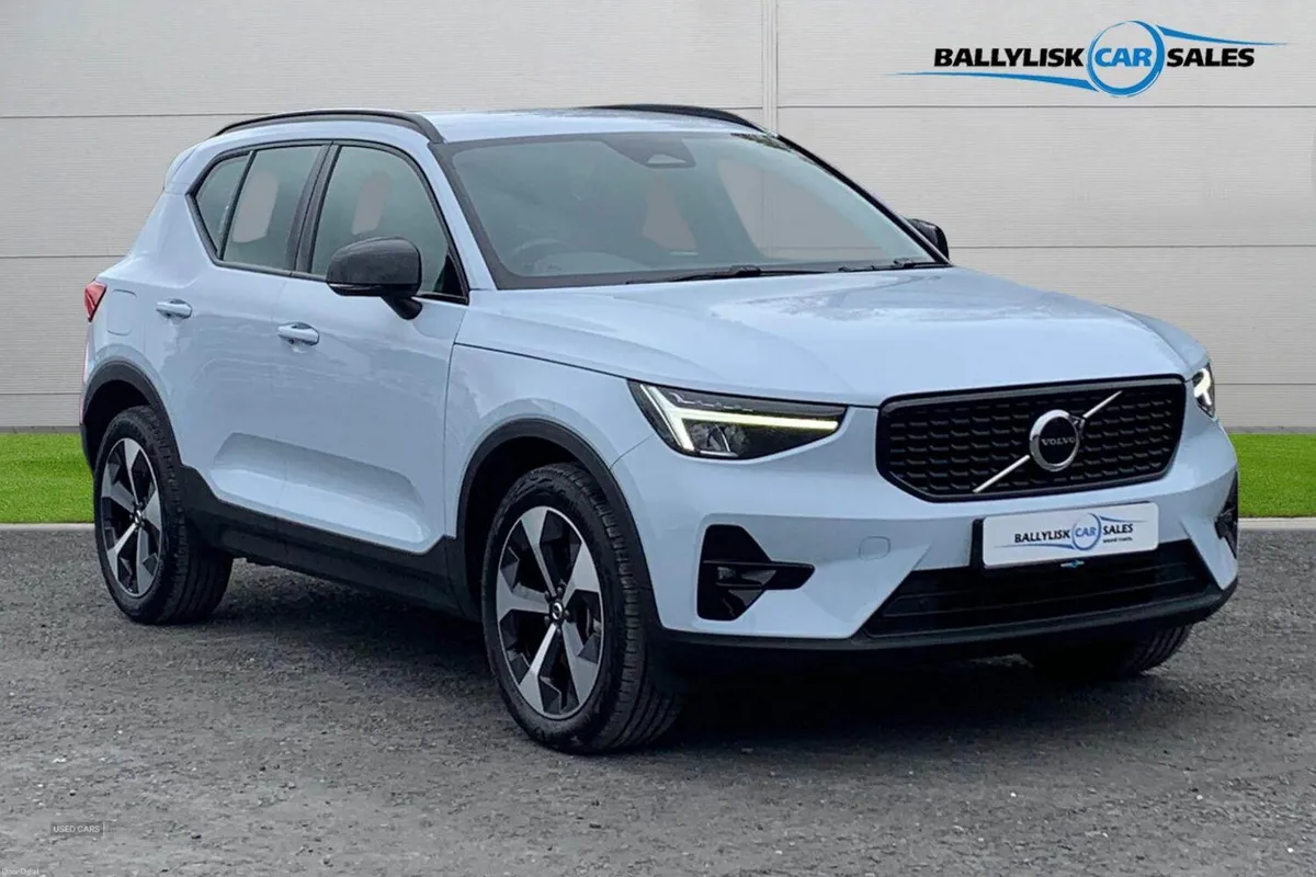 Volvo XC40 2.0 B4 197PS Plus Dark Auto in Cloud Bl - Image 1