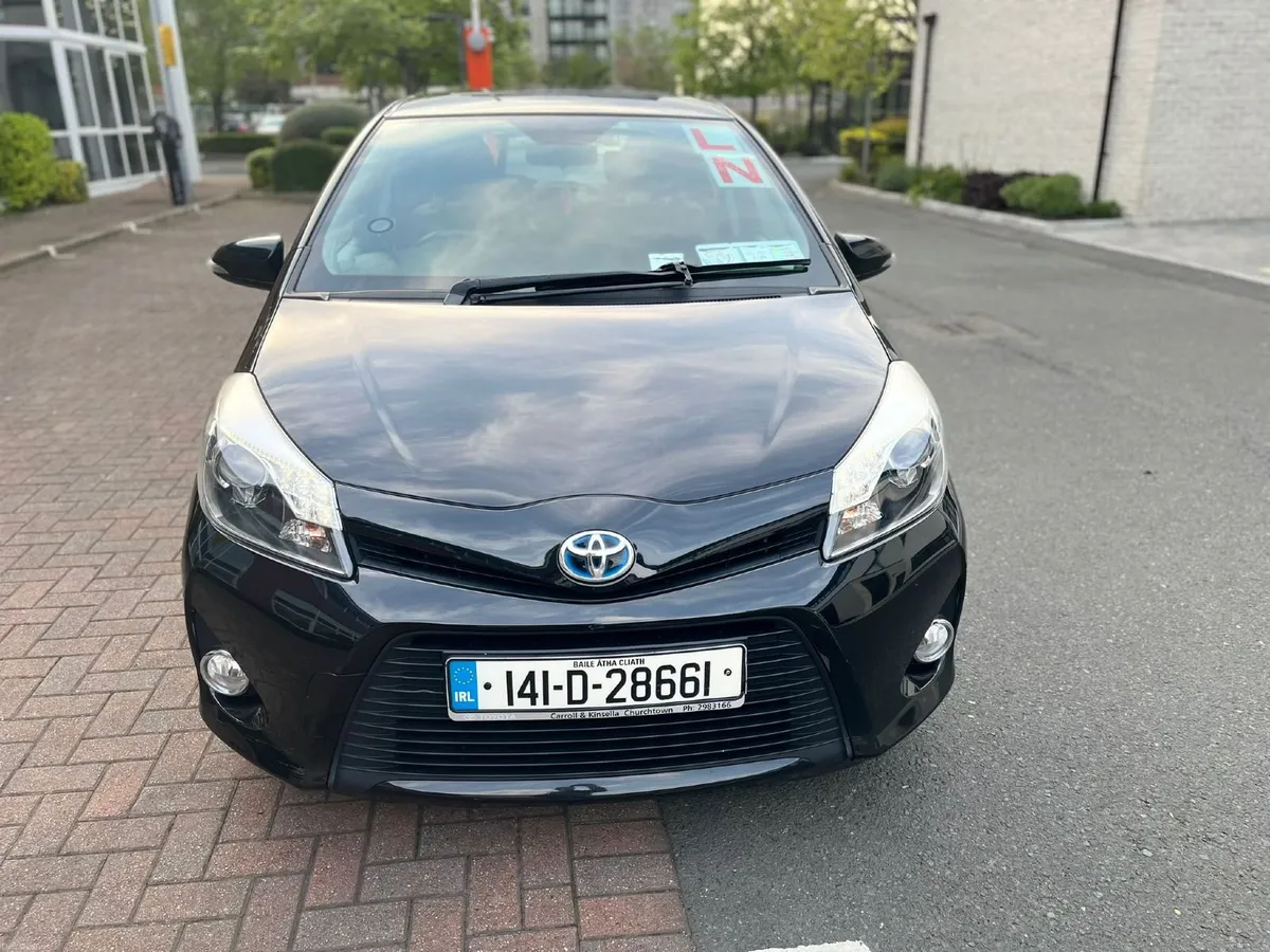 Toyota Yaris 2014 - Image 2
