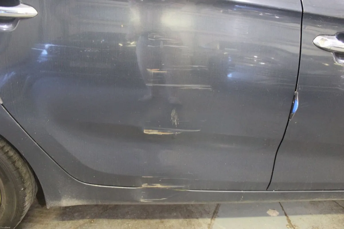 Kia Carens 1.7 EX CRDi - TENDER 28 - ENGINE LIGHT - Image 4