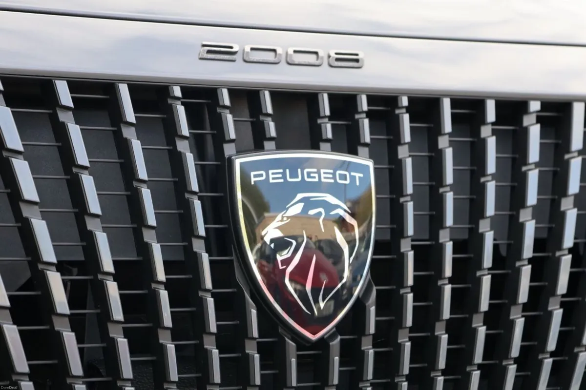 Peugeot 2008 1.2 Puretech 100bhp Allure - Image 4