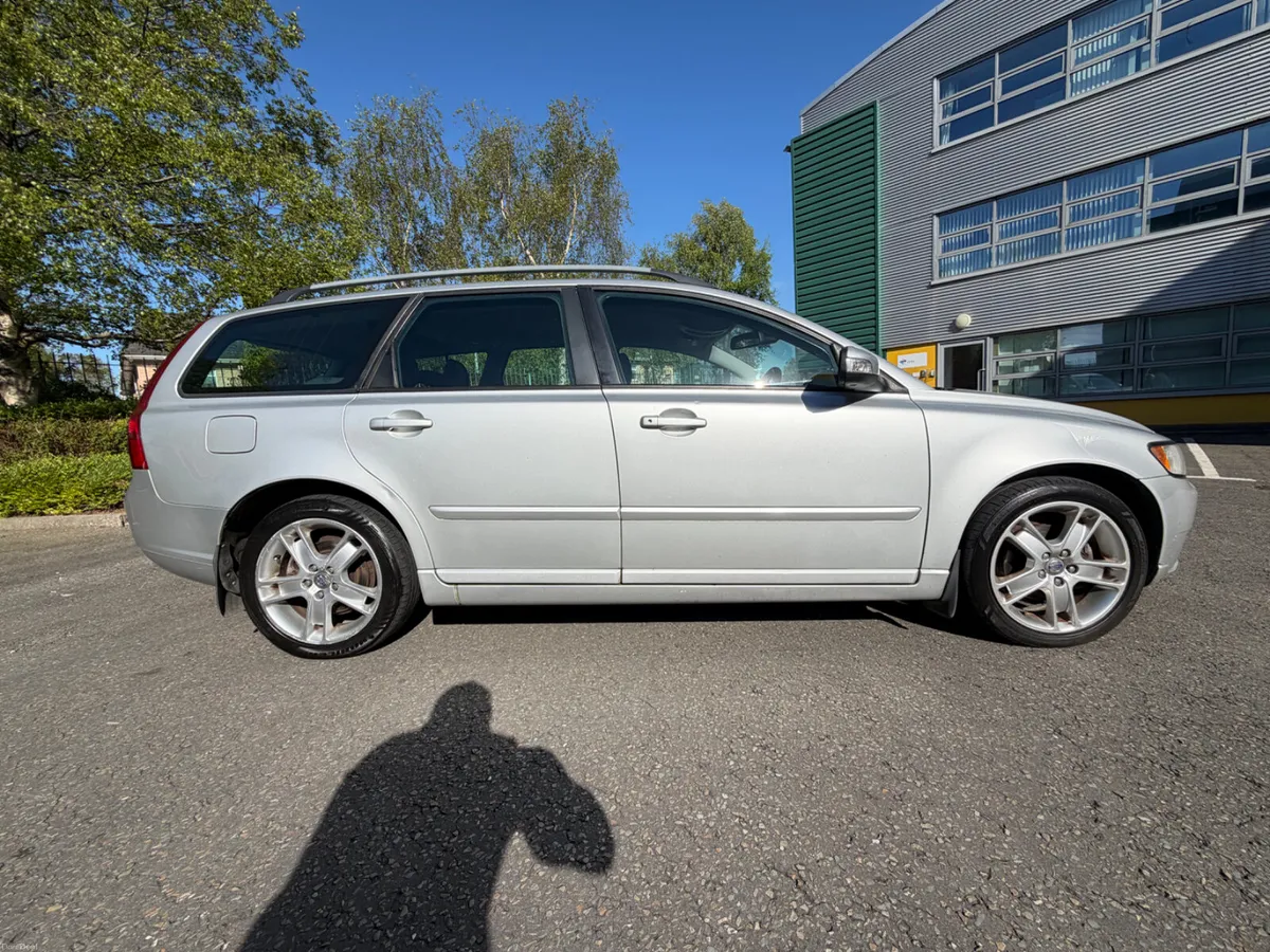 Volvo V50 1.6D Sportswagon - Image 3
