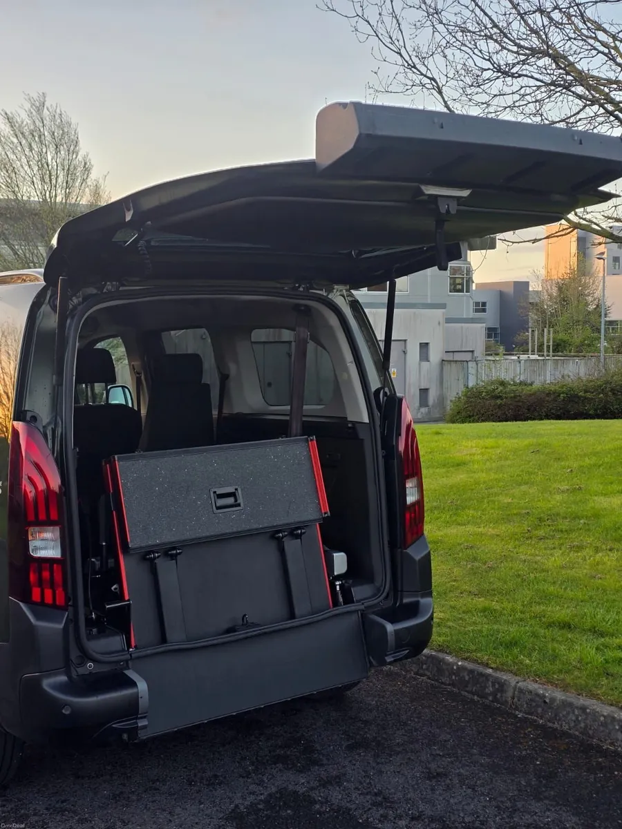 Peugeot Rifter Wheelchair Accessible Vehicle - Image 3
