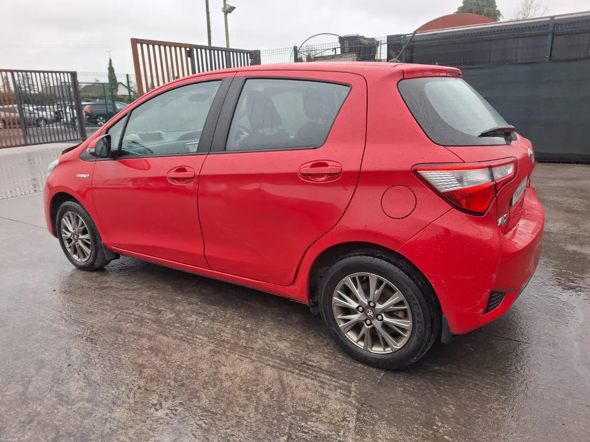 2018 Toyota Yaris Hybrid 80km - Image 4
