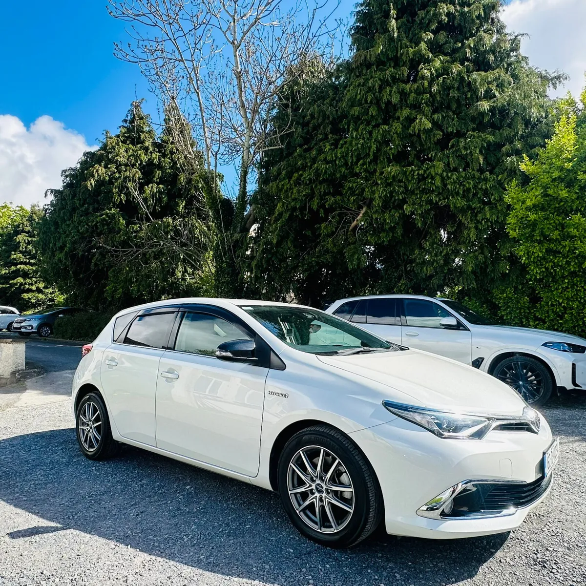 TOYOTA AURIS 2016 HYBRID 68000 KM ONLY - Image 3