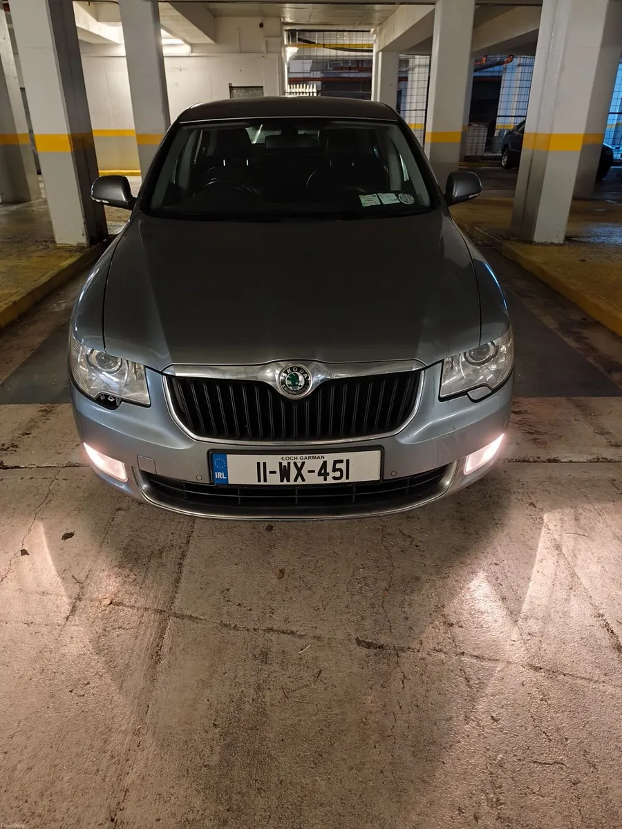 Skoda Superb 2011 - Image 2