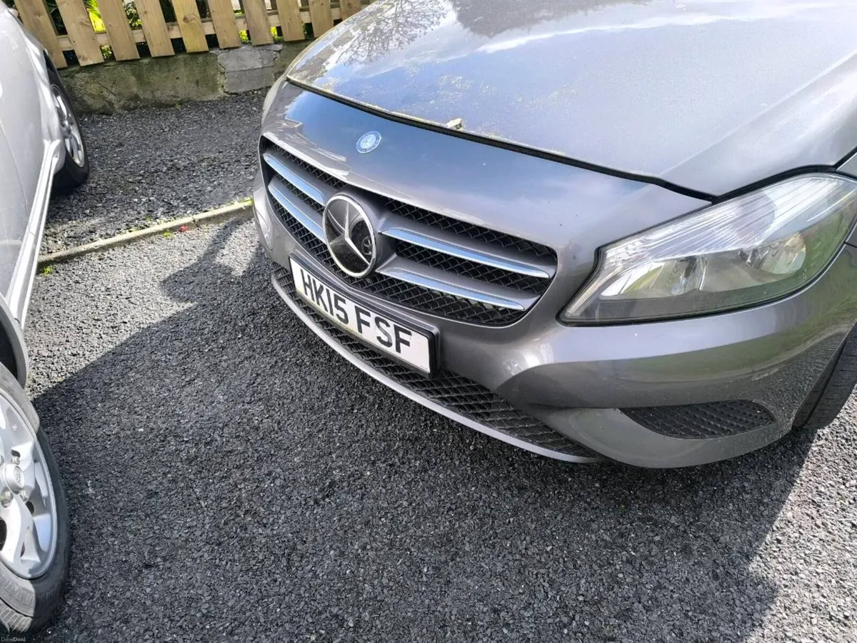 A180 Mercedes  2015 - Image 2