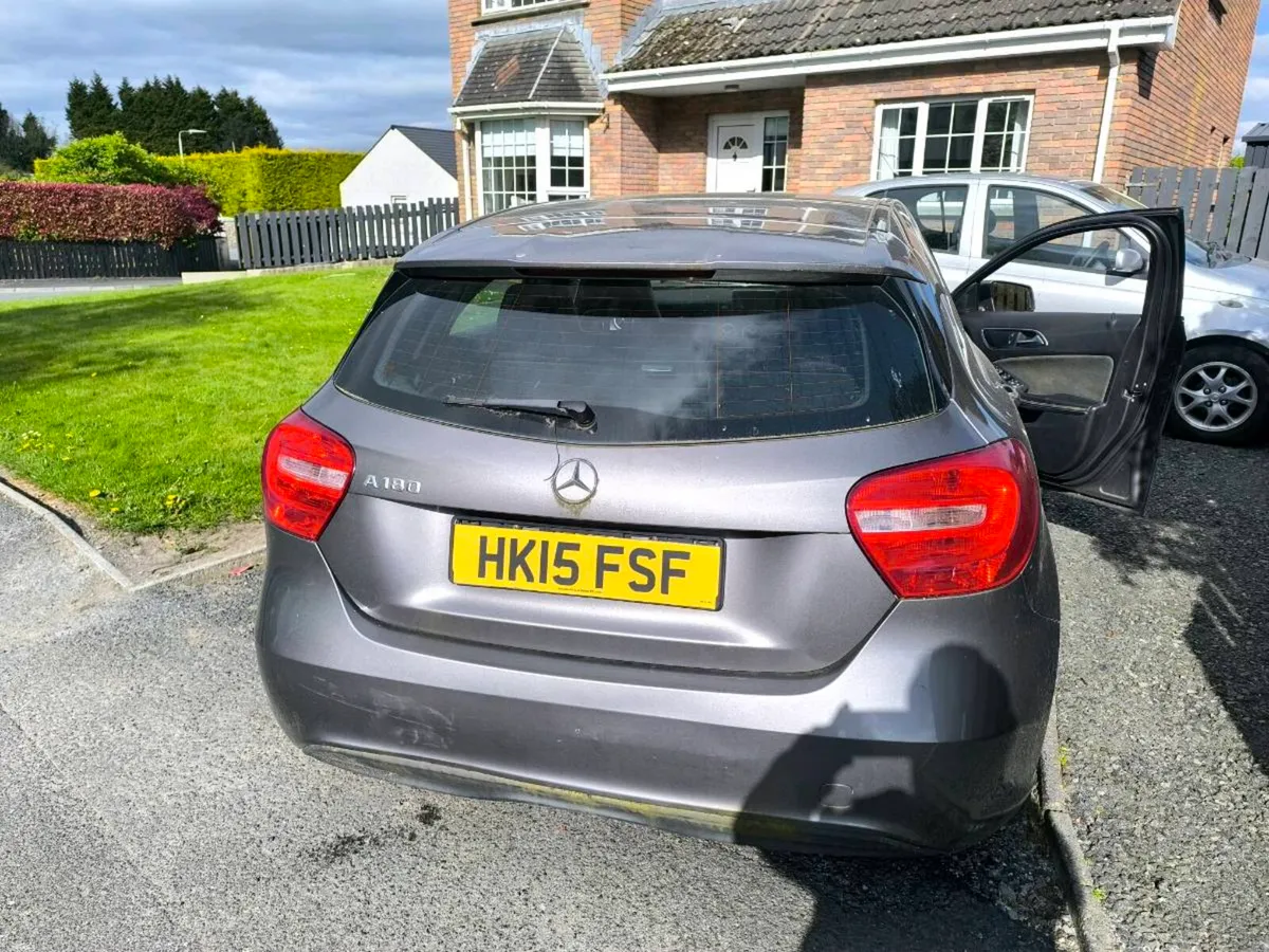 A180 Mercedes  2015 - Image 3