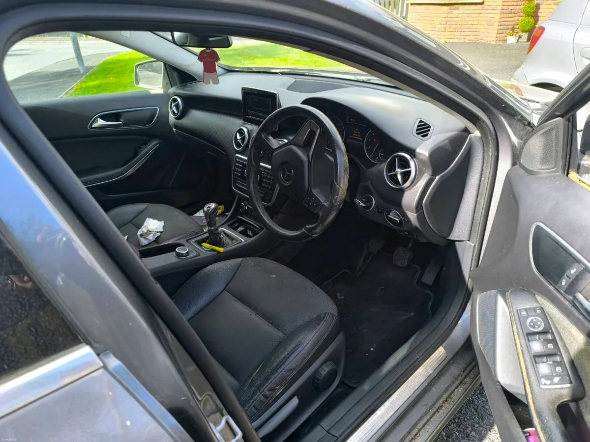 A180 Mercedes  2015 - Image 4