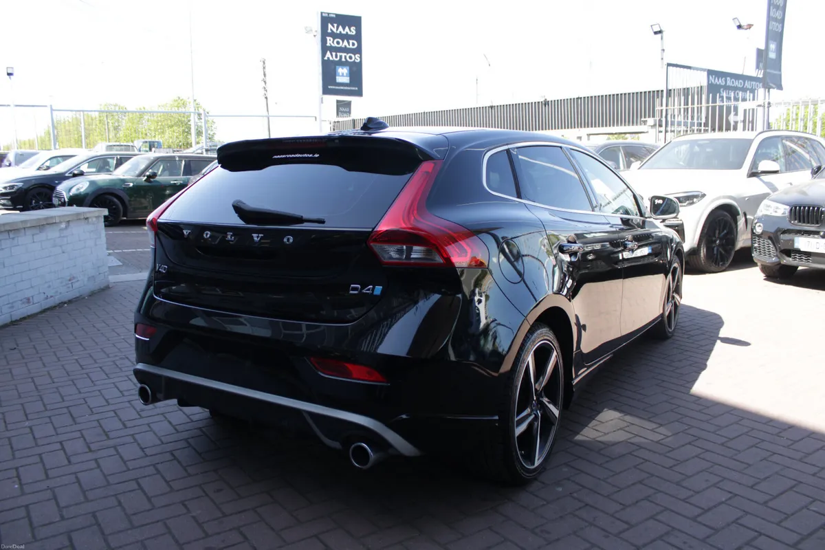 2016 VOLVO V40 2.0 D4 5DR AUTO - Image 4