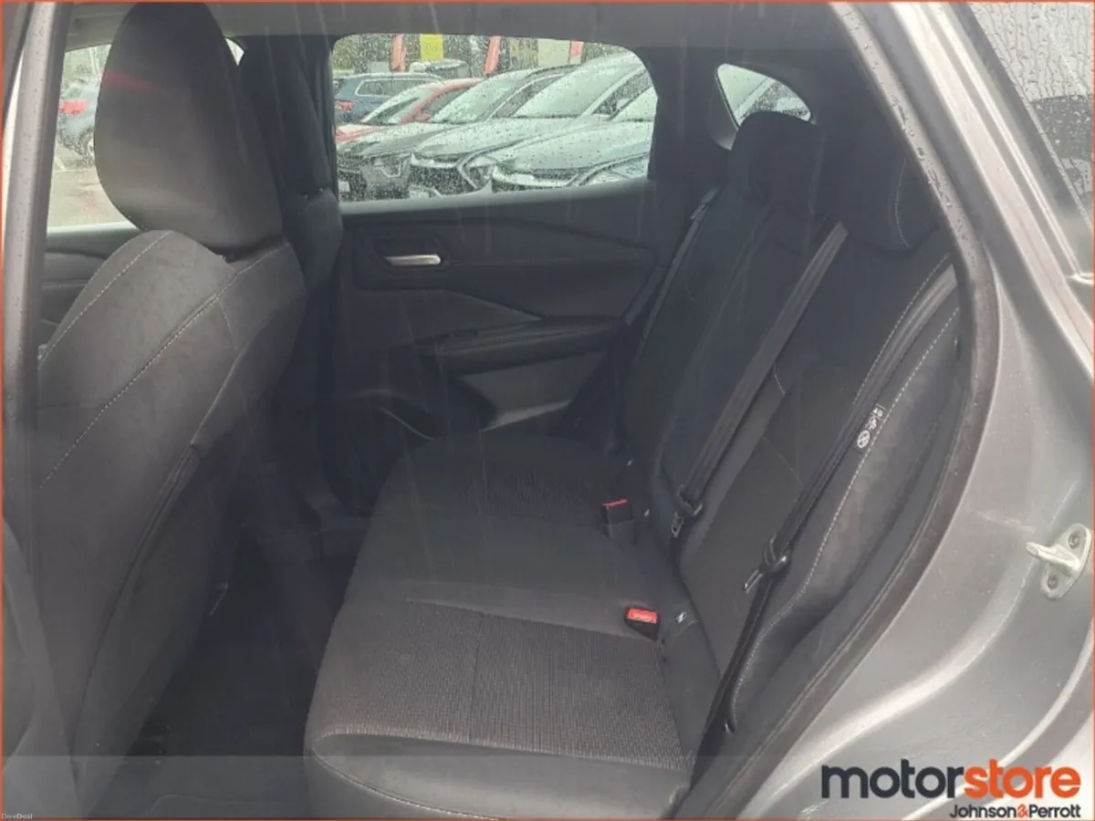 Nissan Qashqai 1.3 PET MILD HYBRID SV - Image 4