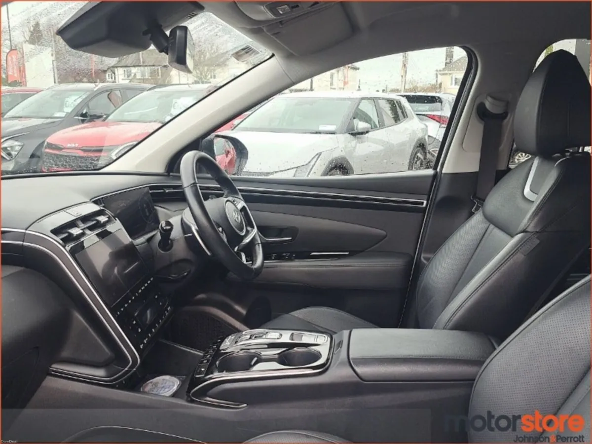 Hyundai Tucson 2WD Executive Plus HEV STG Auto - Image 3