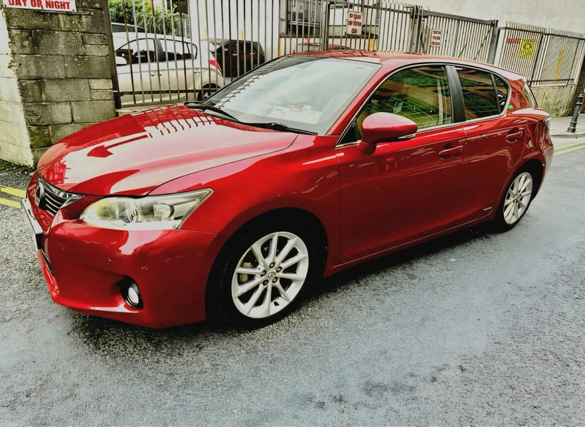 Lexus CT200H Automatic - Image 4