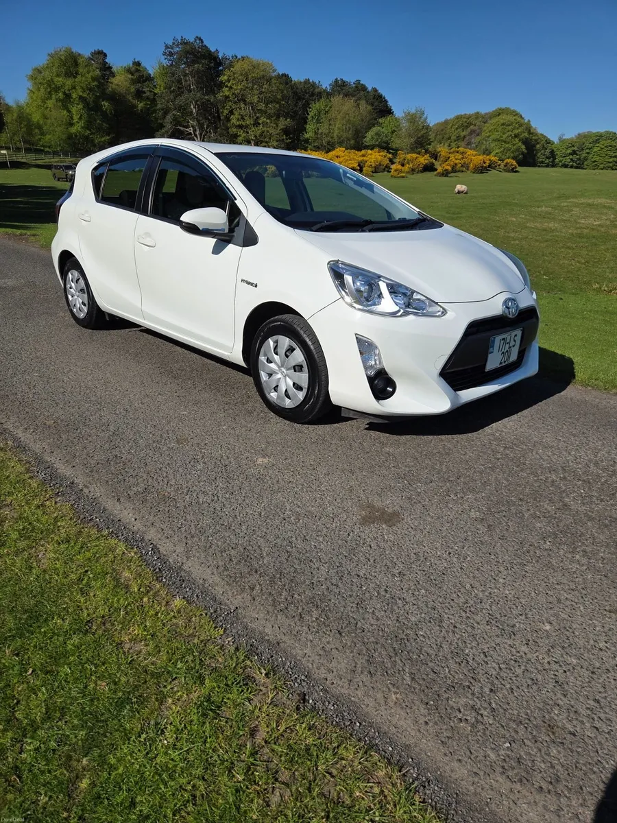 Toyota Aqua 2017 - Image 2