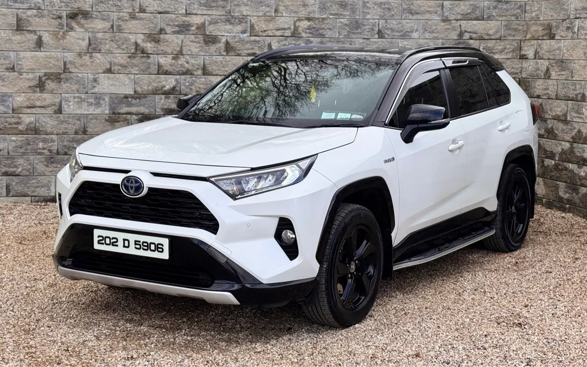 2020 Toyota RAV4 hybrid - Image 2