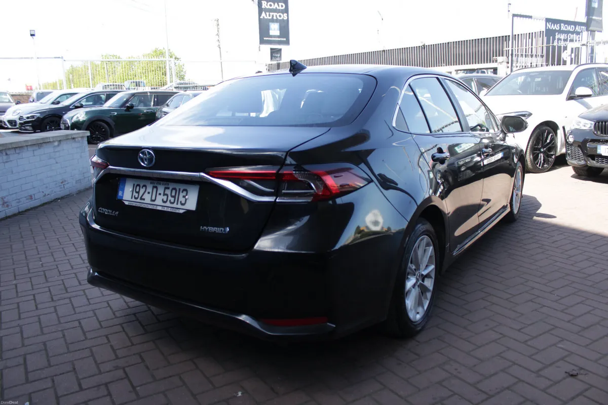 2019 TOYOTA COROLLA HYBRID LUNA SALOON 1.8 4DR - Image 4