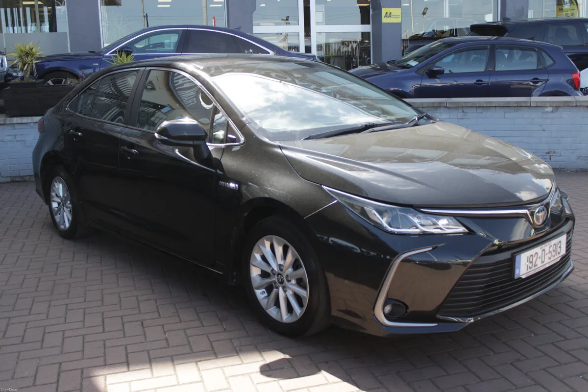 2019 TOYOTA COROLLA HYBRID LUNA SALOON 1.8 4DR - Image 2