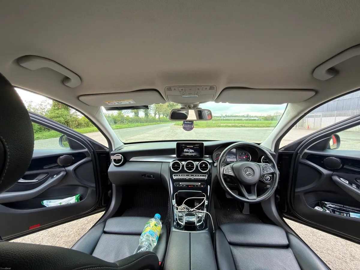 Mercedes-Benz C220 - Image 2