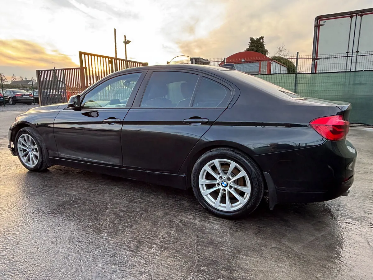 172 BMW 320D. Full Leather - Image 4