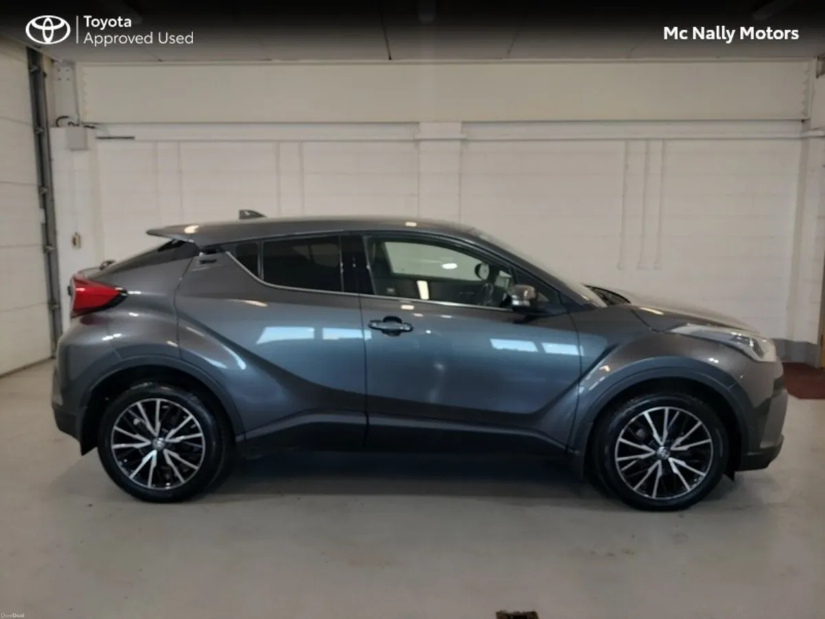 Toyota C-HR 1.2T SOL TOP SPEC PETROL MANUAL - Image 4
