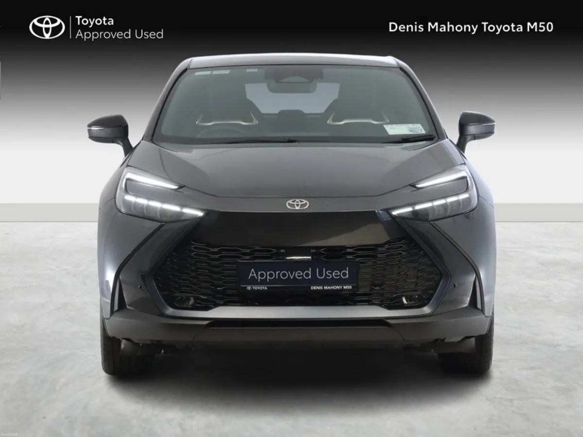 Toyota C-HR Sol Plug-in Hybrid - Image 5