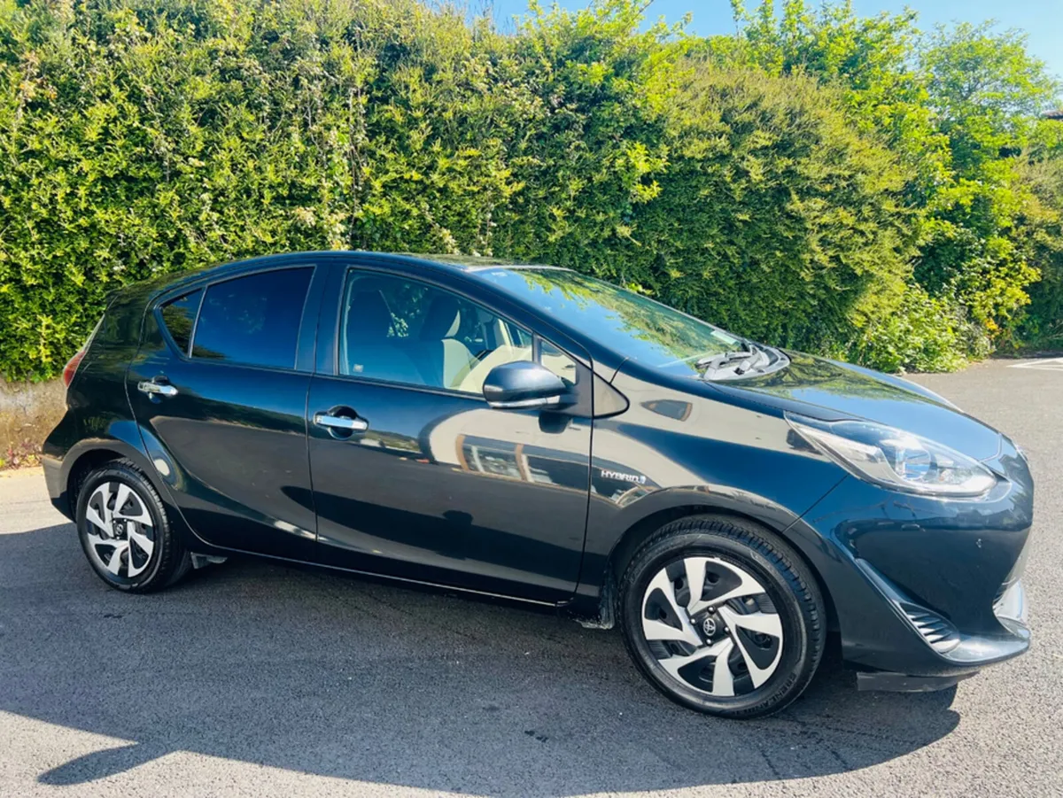 Toyota Aqua DAA-NHP10 - Image 3