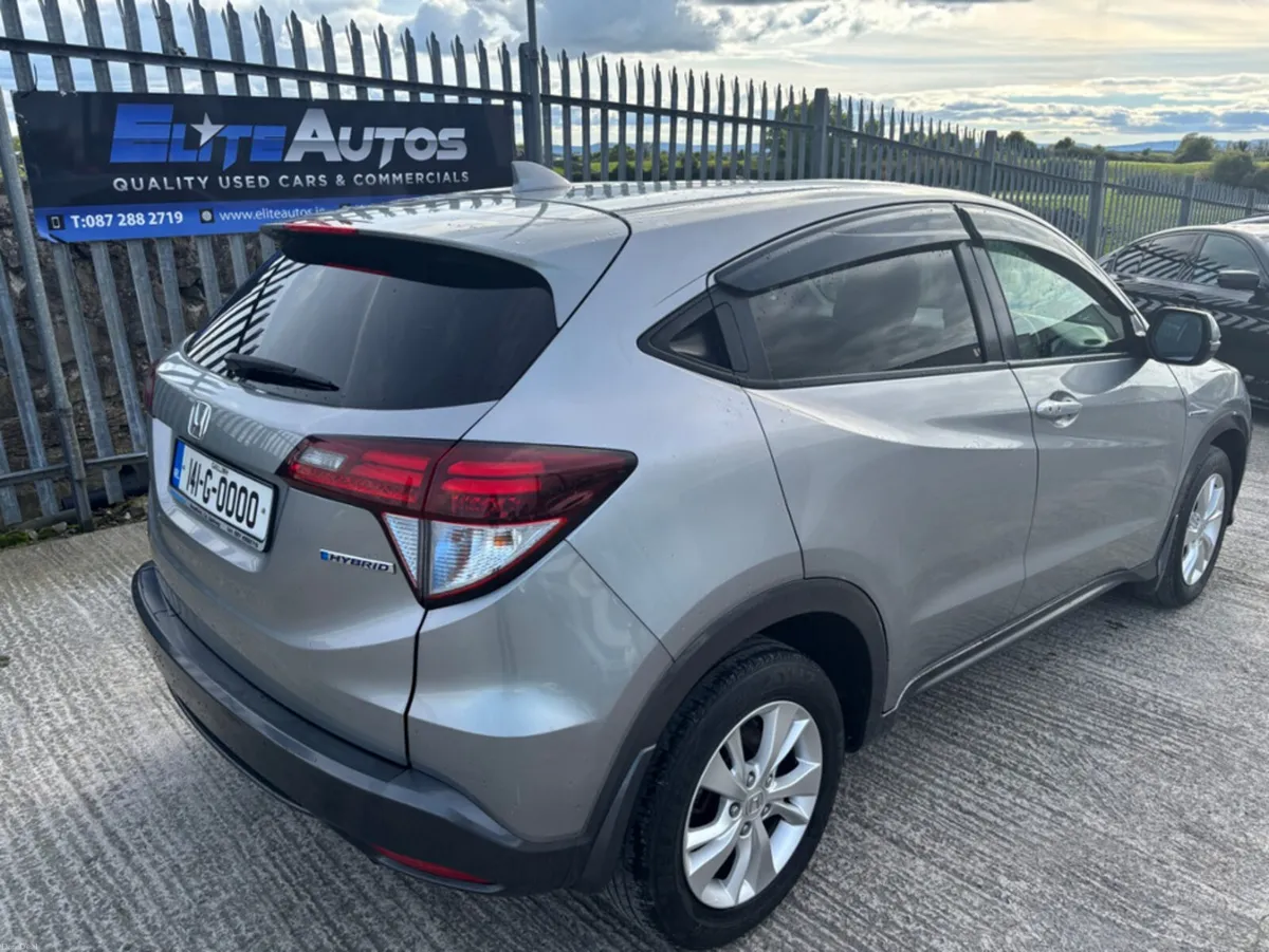 Honda Vezel Self Charging Hybrid - Image 4