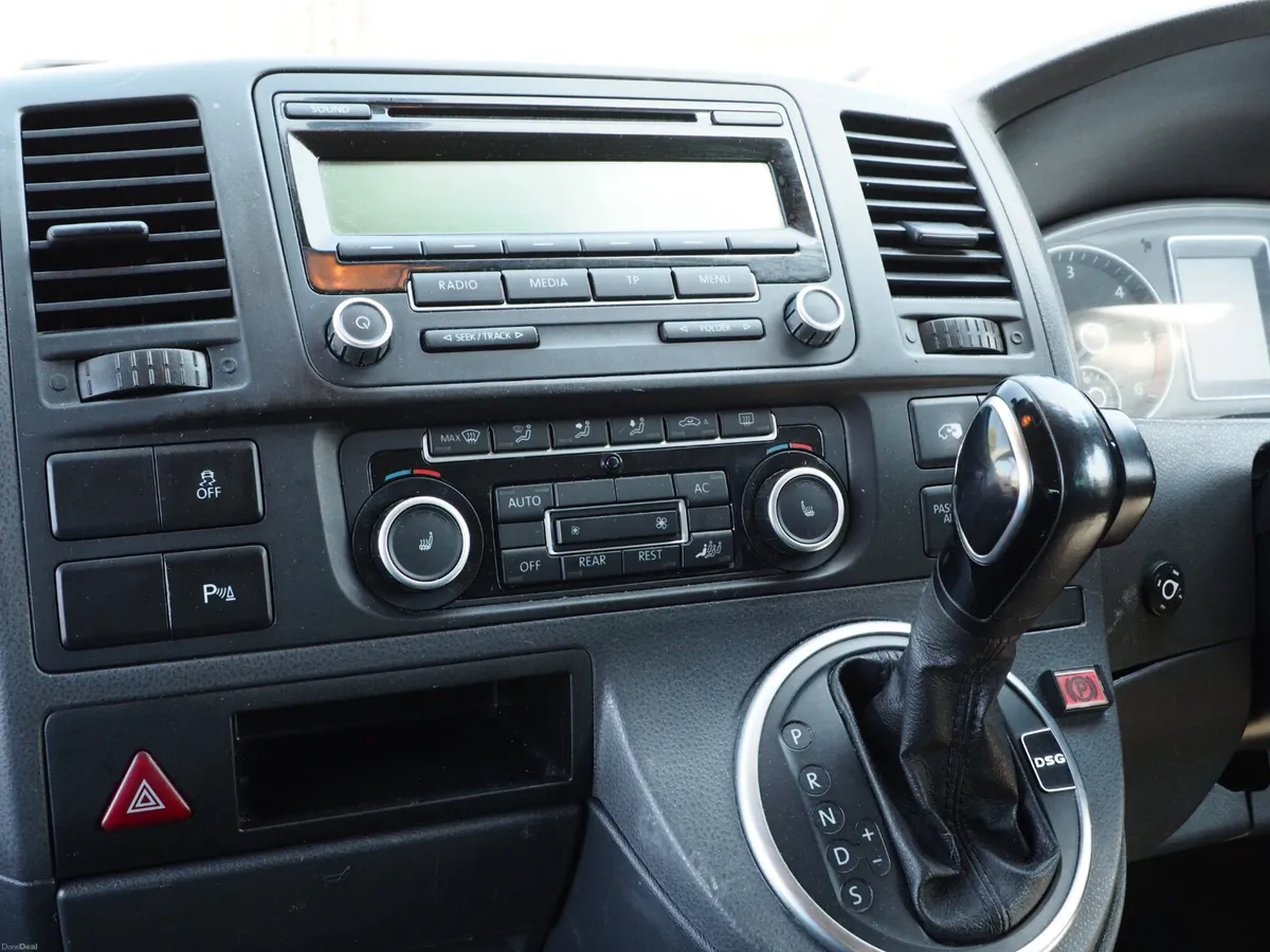 Volkswagen Caravelle 2010 - Image 4