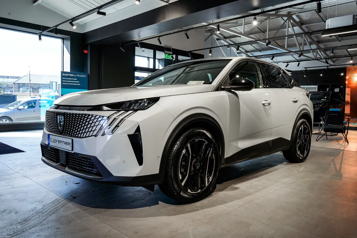 2026 Peugeot 3008 GT Exclusive 210bhp Auto - Image 3