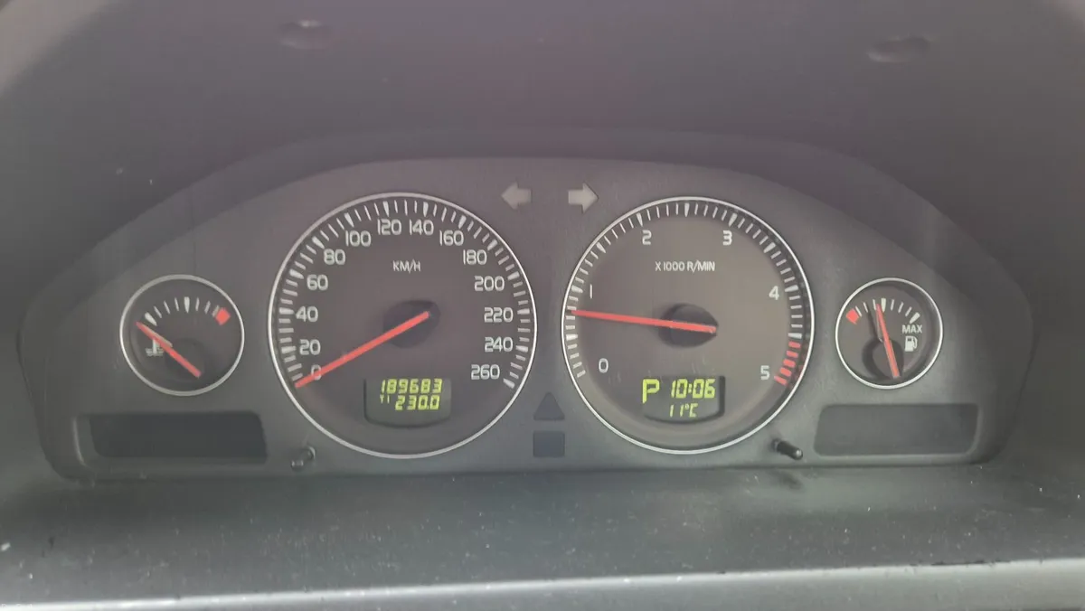 2008 Volvo XC90 Executive | 7-Seater | 189km - Image 2