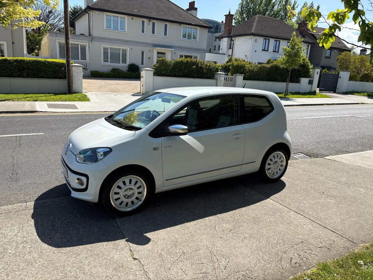 Volkswagen Up - Image 4